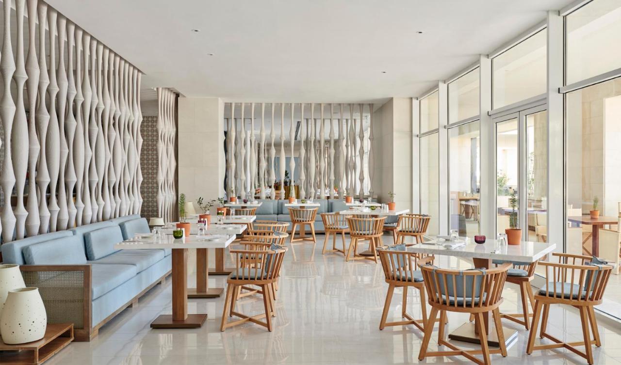 하얏트 리젠시 아카바 아일라 리조트 외부 사진 The restaurant at the hotel